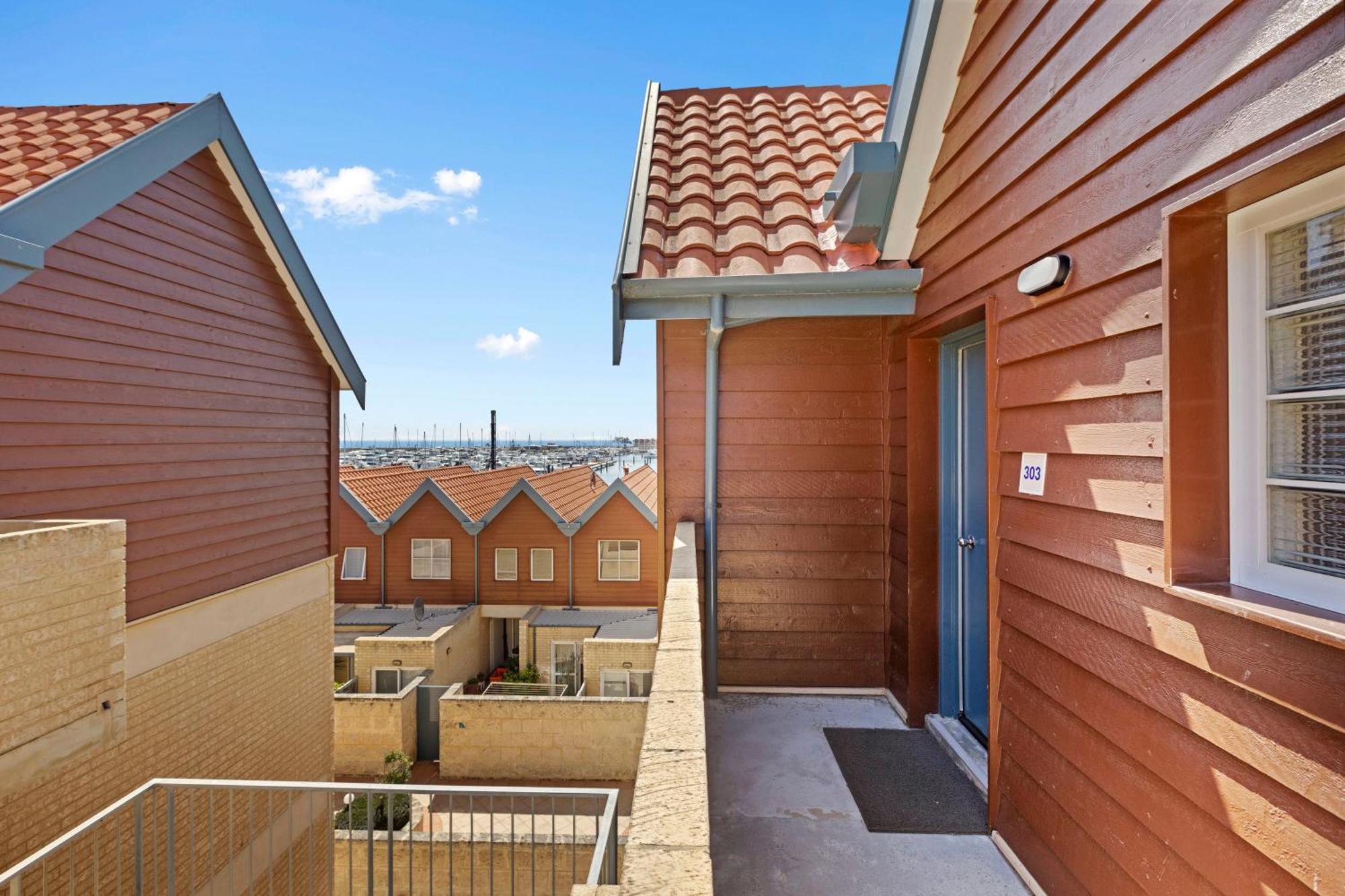 Nautica Residences Hillarys Пърт Екстериор снимка