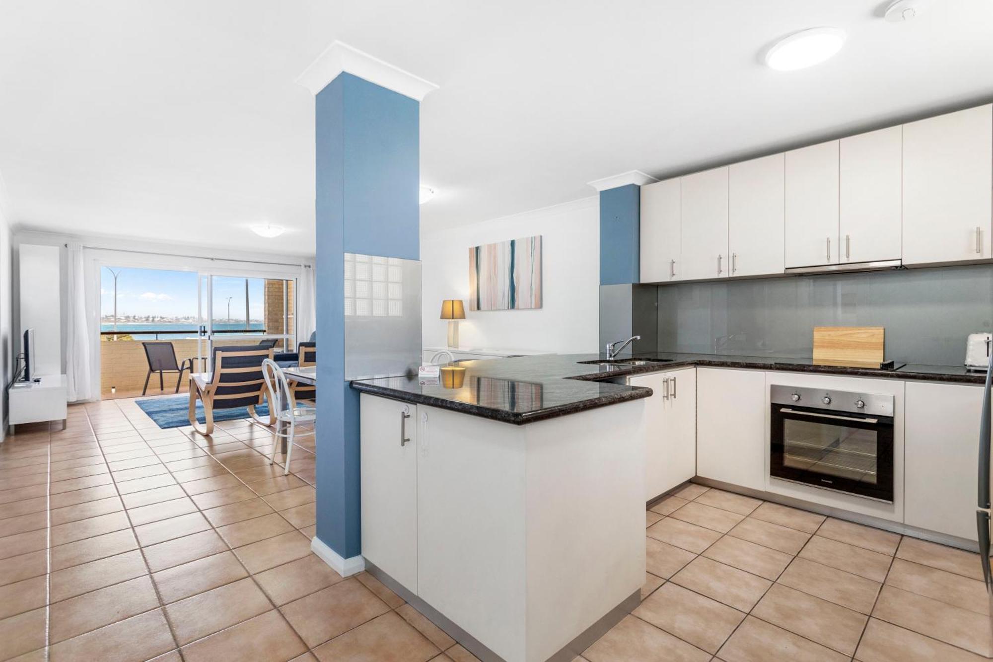 Nautica Residences Hillarys Пърт Екстериор снимка