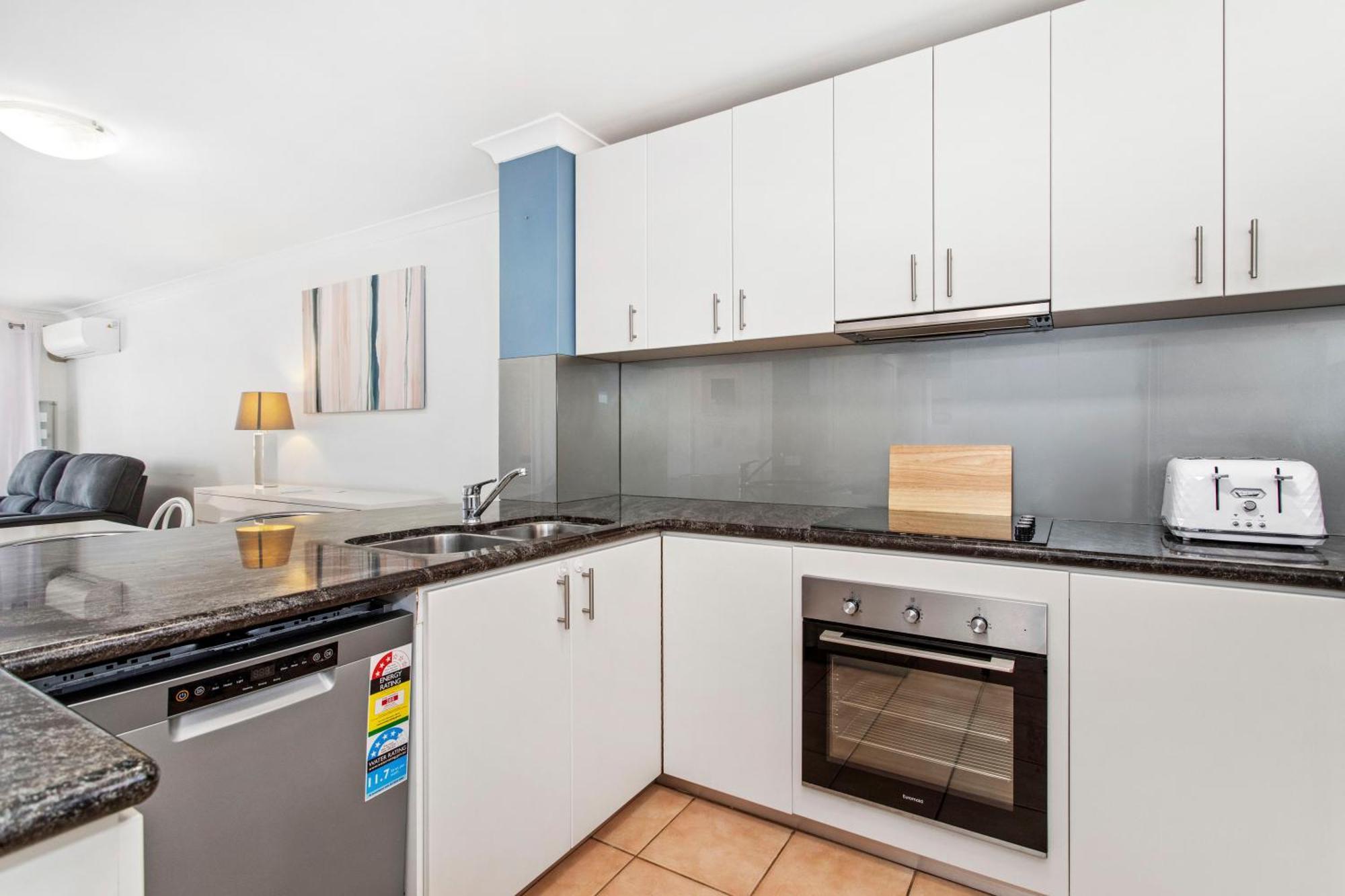 Nautica Residences Hillarys Пърт Екстериор снимка