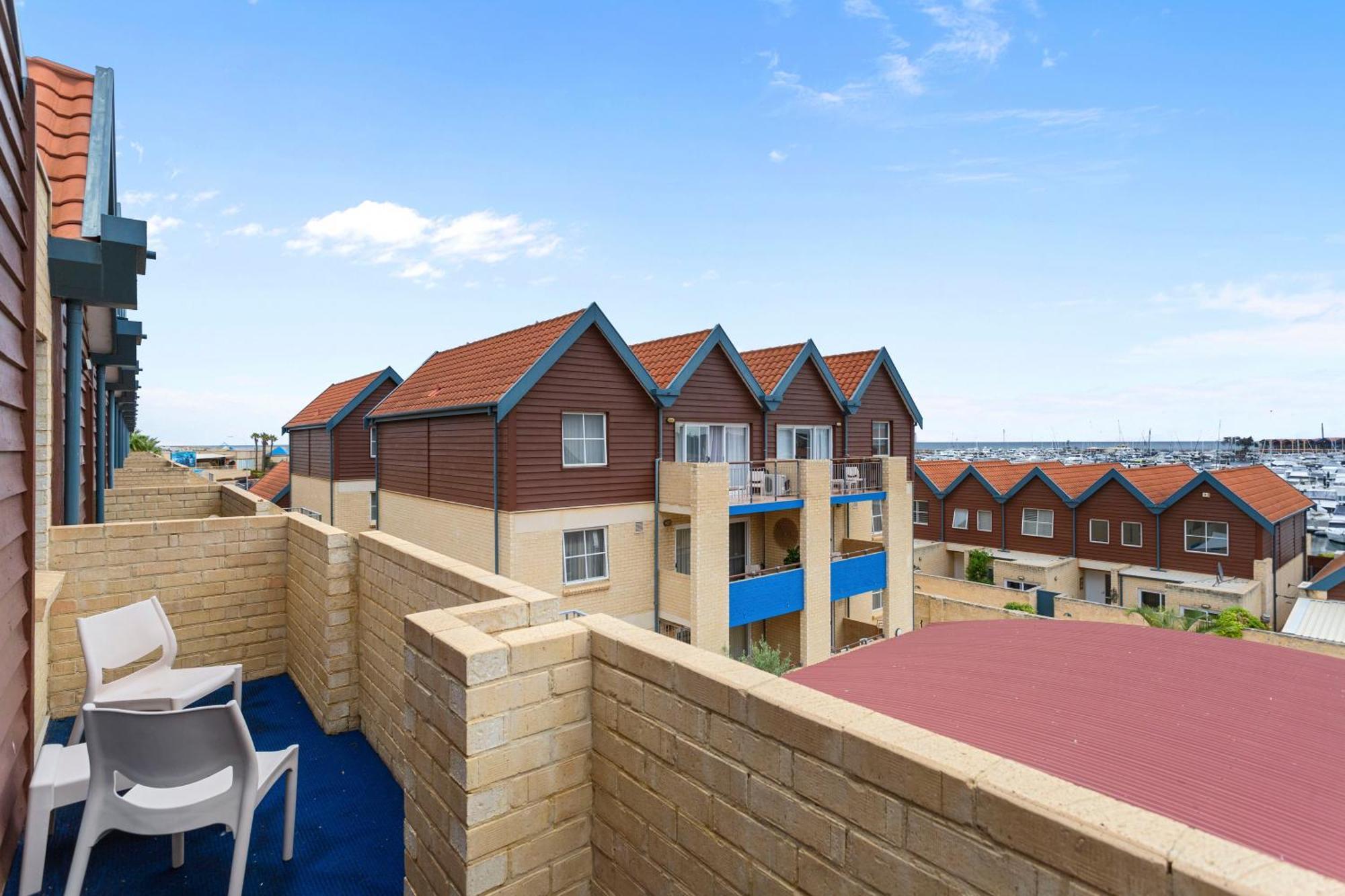 Nautica Residences Hillarys Пърт Екстериор снимка